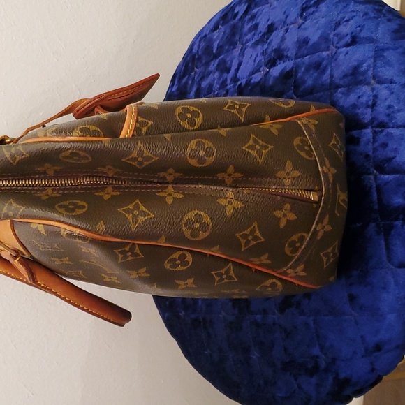 Authentic Louis Vuitton Travel/Handbag - Picture 7 of 17